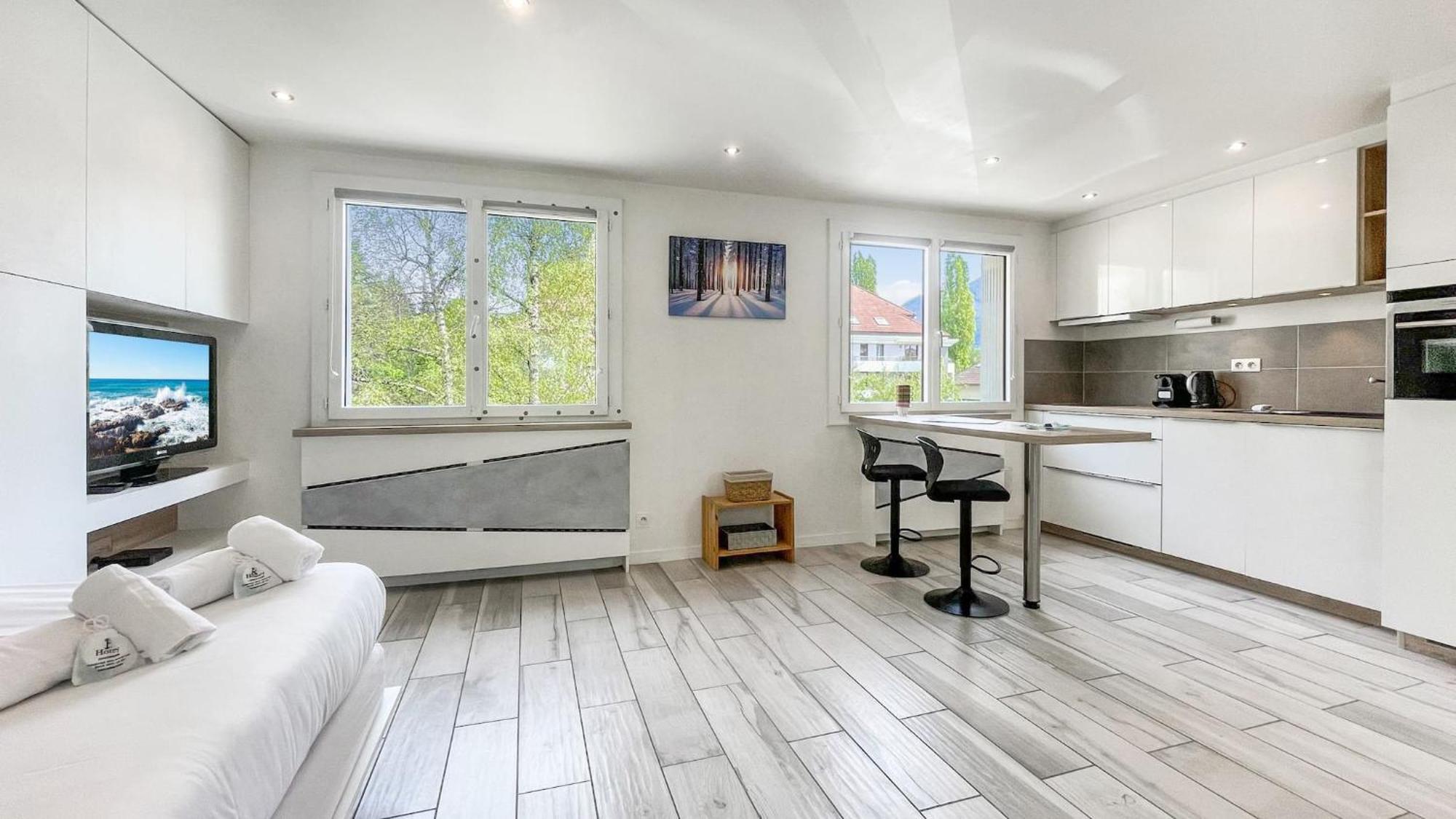 Homey Tidy - New / Proche Centre Annecy / Parking Gratuit / Logement Entierement Equipe Exterior foto